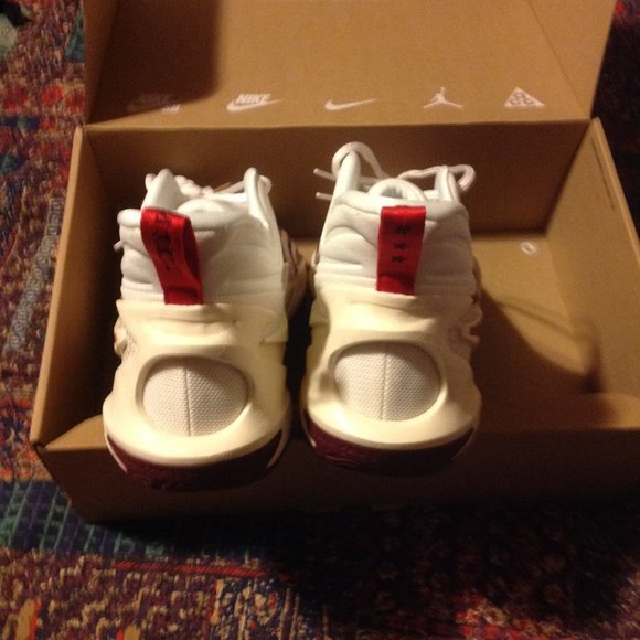 Nike Cosmic Unity 2 Multicolor Sneakers - 11.5 - New in Box - Picture 3 of 12